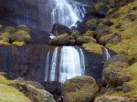Untere Foss a Siðu Kaskade mit Felsen